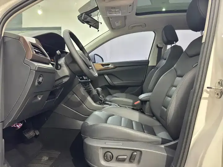 Tougu 2022 280TSI Two-Wheel-Drive Luxury Edition 7