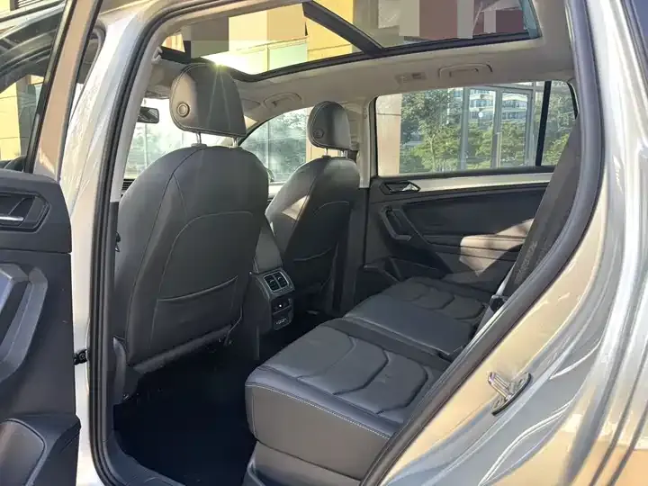 Tiguan L 2020 330TSI Automatic Two-Drive Panoramic Comfort Edition VI 4