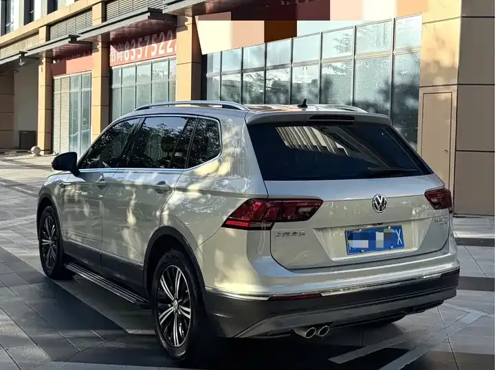 Tiguan L 2020 330TSI Automatic Two-Drive Panoramic Comfort Edition VI 8