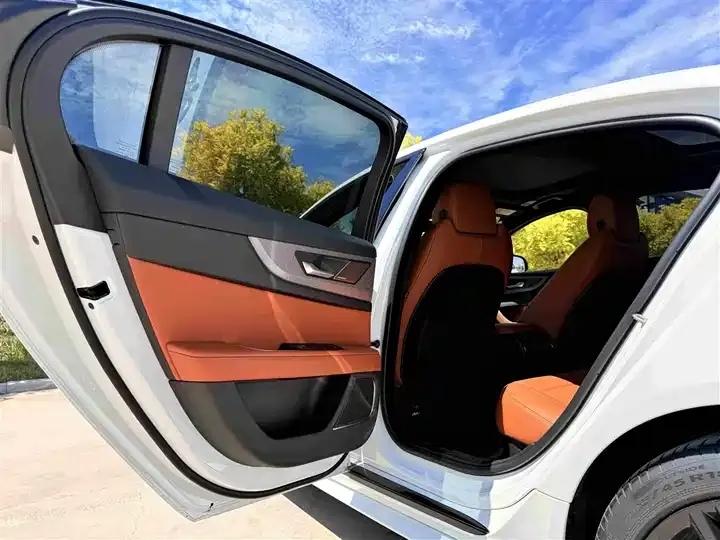 Jaguar XEL 2025 2.0T 250PS R-DYNAMIC 90th Anniversary Collection Edition 11