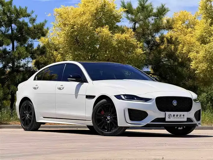 Jaguar XEL 2025 2.0T 250PS R-DYNAMIC 90th Anniversary Collection Edition 3