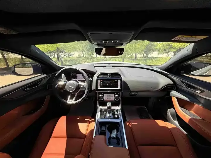 Jaguar XEL 2025 2.0T 250PS R-DYNAMIC 90th Anniversary Collection Edition 7