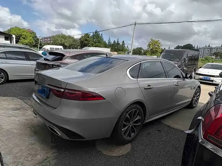 Jaguar XFL 2023 XFL 2.0T P 12500.00g Drive Elite Sports Edition 6