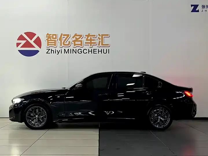 BMW 3 Series 2025 330Li M Sports Obsidian Night Suit 4