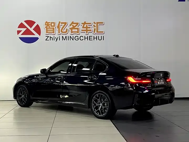 BMW 3 Series 2025 330Li M Sports Obsidian Night Suit 5