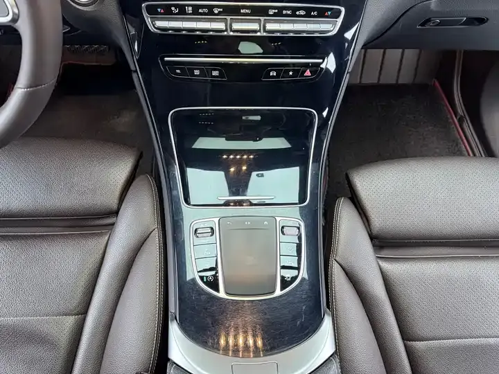 Mercedes Benz GLC 2022 GLC 260 L 4MATIC Dynamic 10