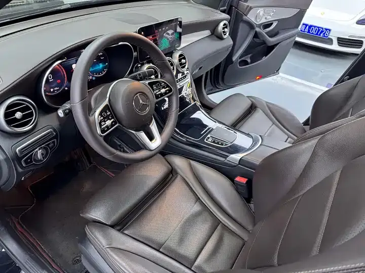 Mercedes Benz GLC 2022 GLC 260 L 4MATIC Dynamic 7