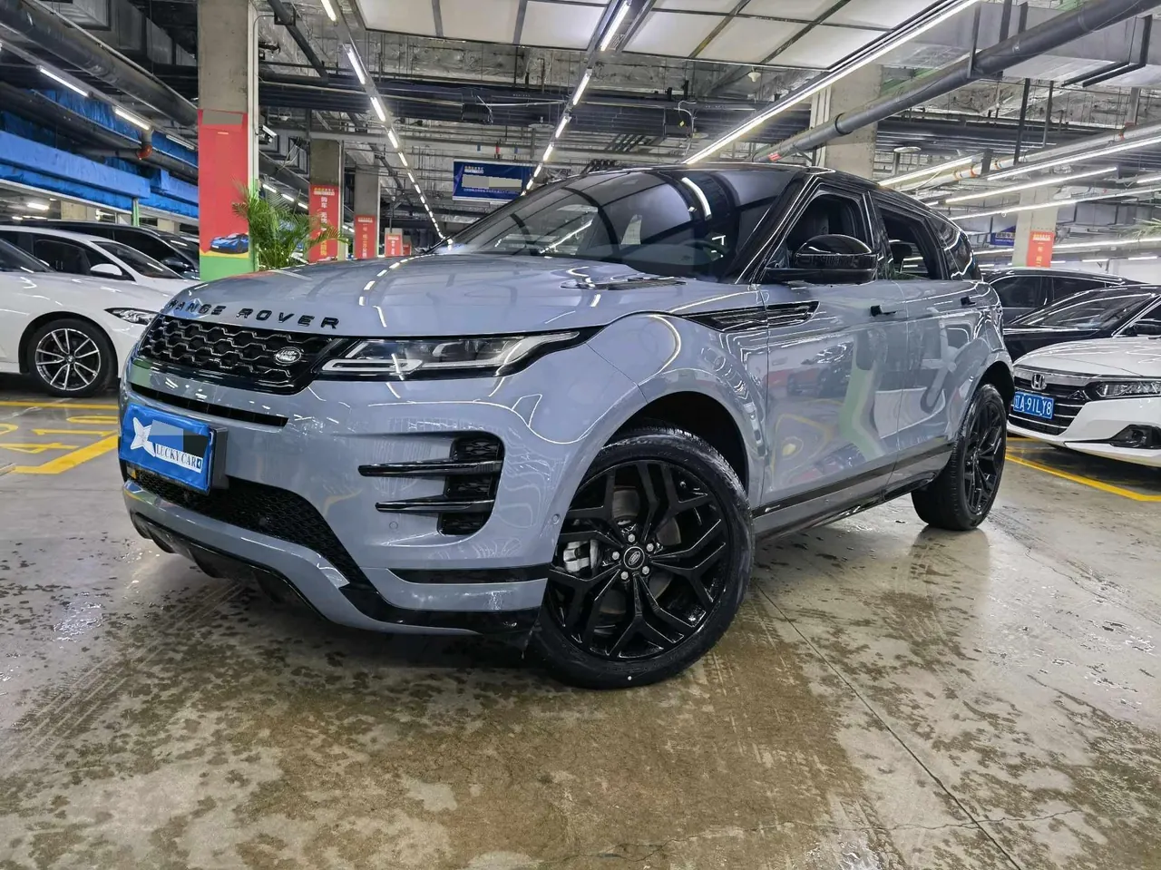 打开图片灯箱:Land Rover 2020 Range Rover Aurora 48V 2.0T 249PS R-DYNAMIC SE Sports Technology Edition Automatic Gear