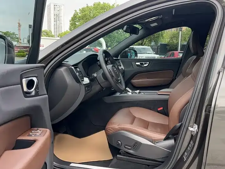 Volvo XC60 2022 B5 4-wheel-drive Zhiyi Deluxe Edition 12