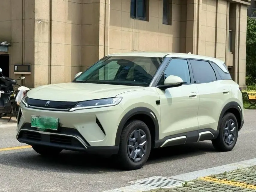 BYD 2025 Yuan UP Smart Driving 401KM Vital Automatic Gear - View 1