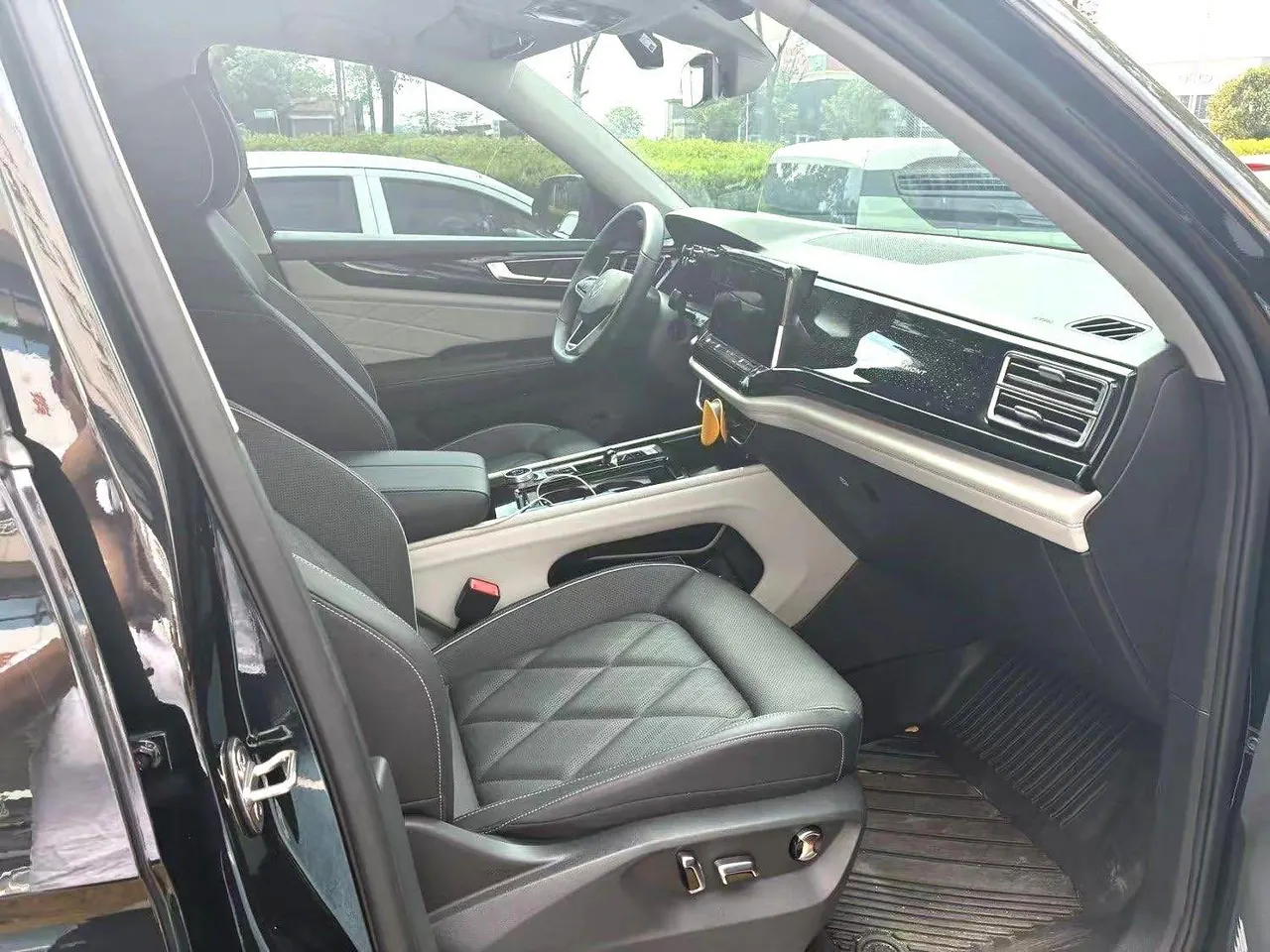 Volkswagen 2024 Tuang 2.0TSI 380TSI four-wheel drive Qingfeng limited edition automatic gear 8
