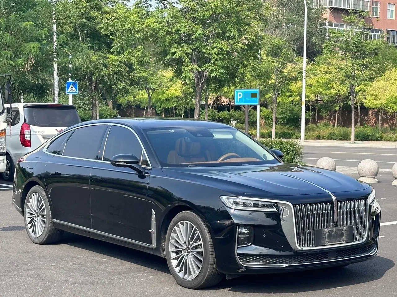 HongQi 2020 H9 48V 2.0T Zhilian Qi Chang Edition Automatic Gear 3