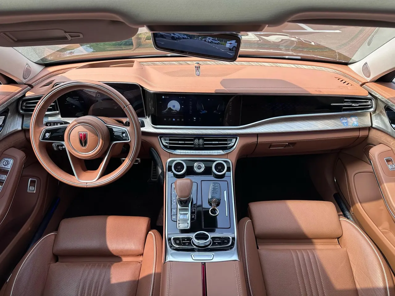 HongQi 2020 H9 48V 2.0T Zhilian Qi Chang Edition Automatic Gear 4