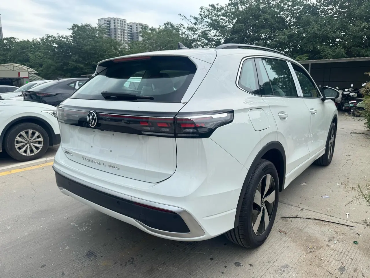 Volkswagen 2026 Tiguan L PRO 1.5TSI 300TSI Two-Drive Zhiyue Edition Automatic Gear 2