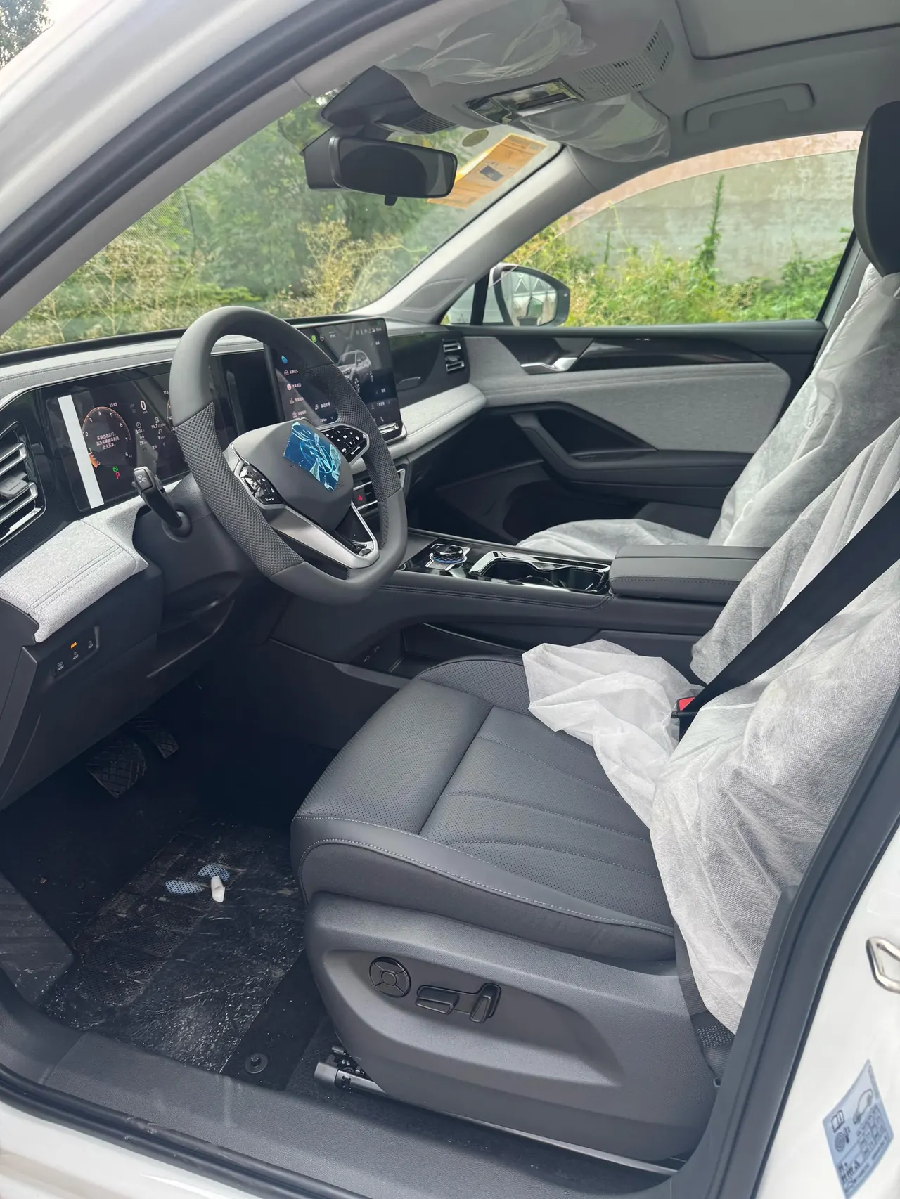 Volkswagen 2026 Tiguan L PRO 1.5TSI 300TSI Two-Drive Zhiyue Edition Automatic Gear 4