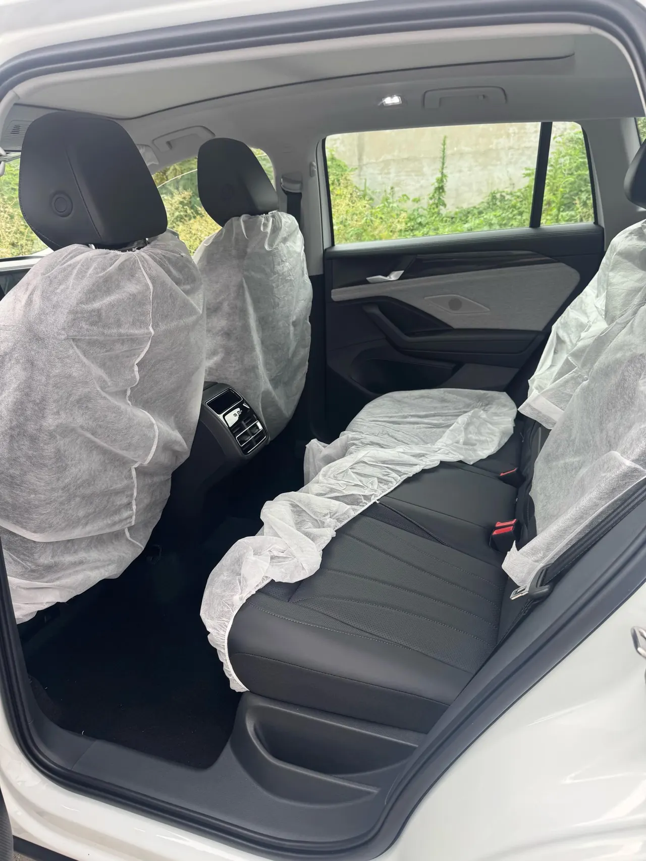 Volkswagen 2026 Tiguan L PRO 1.5TSI 300TSI Two-Drive Zhiyue Edition Automatic Gear 5