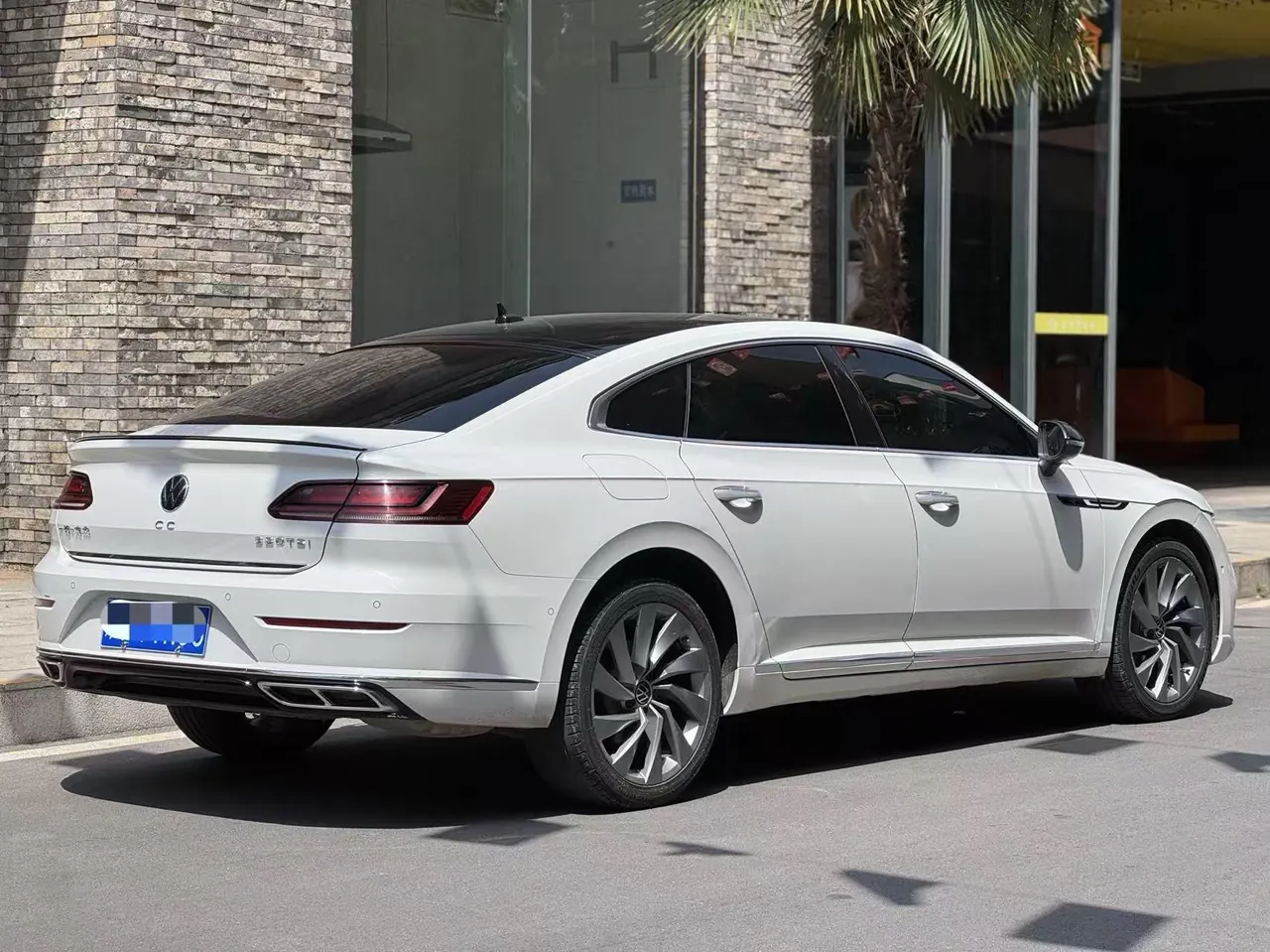 Volkswagen 2021 CC 2.0TSI 380TSI eye-catching automatic gear 9