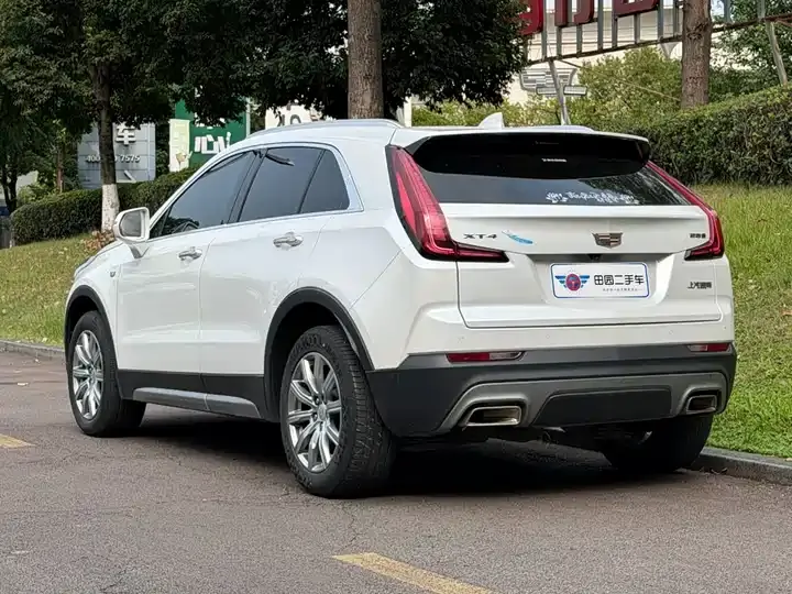Cadillac XT4 2021 28T Two-Drive Leading Model 4