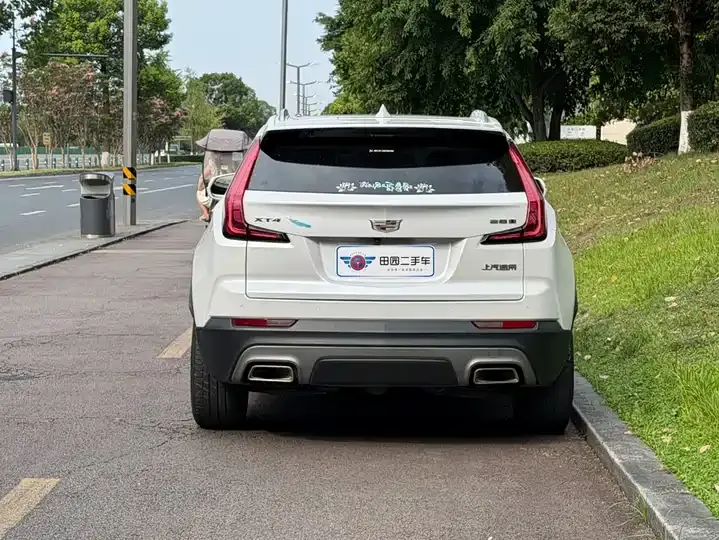 Cadillac XT4 2021 28T Two-Drive Leading Model 5