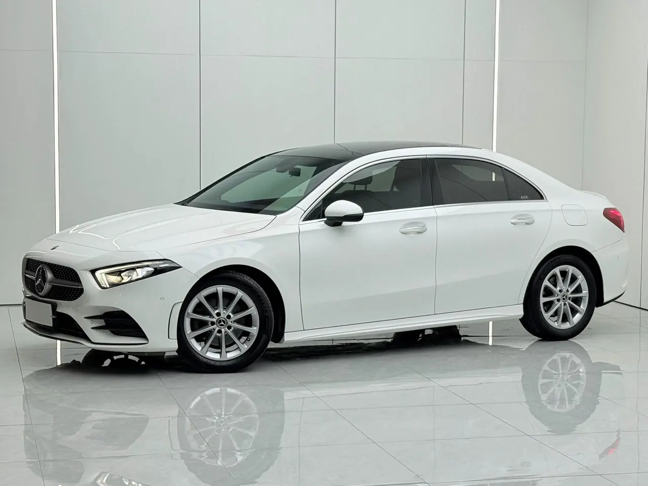 Mercedes Benz Class A 2020 A 200 L 1.3T Fashion (Modified) Automatic Gear - View 1