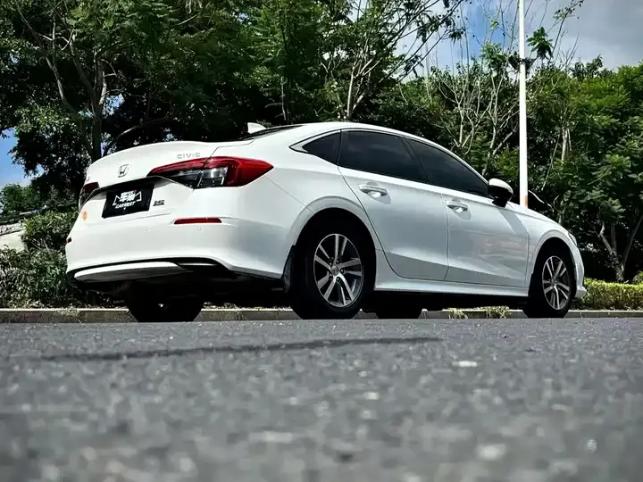 Civic 2023 240TURBO CVT 4