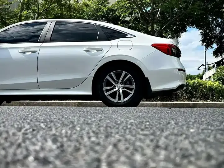 Civic 2023 240TURBO CVT 6