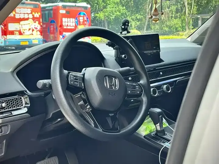 Civic 2023 240TURBO CVT 9