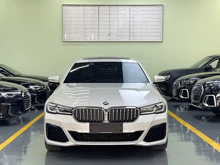 BMW 5 Series 2023 530Li Exclusive M Sports Suit 2