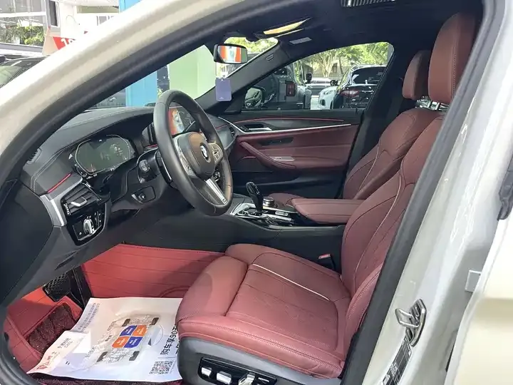 BMW 5 Series 2023 530Li Exclusive M Sports Suit 4