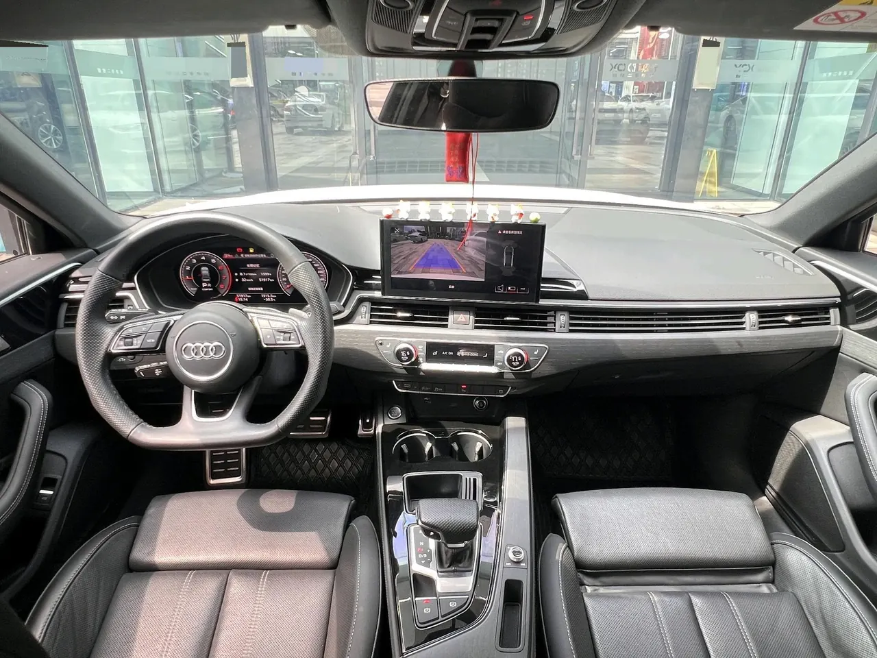 Audi 2024 A4L 2.0TFSI 40TFSI Deluxe Dynamic Automatic 7