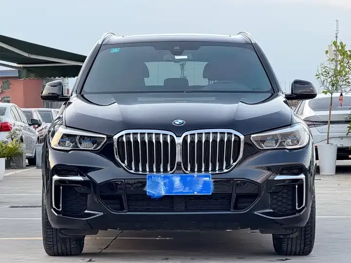 BMW X5 2022 model change xDrive 40Li M sports package 3