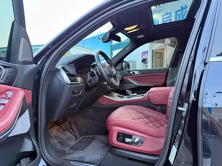 BMW X5 2022 model change xDrive 40Li M sports package 4