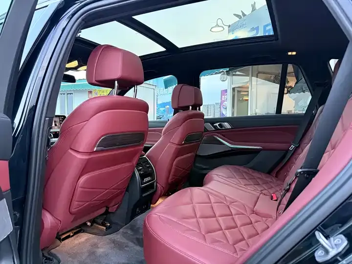 BMW X5 2022 model change xDrive 40Li M sports package 5