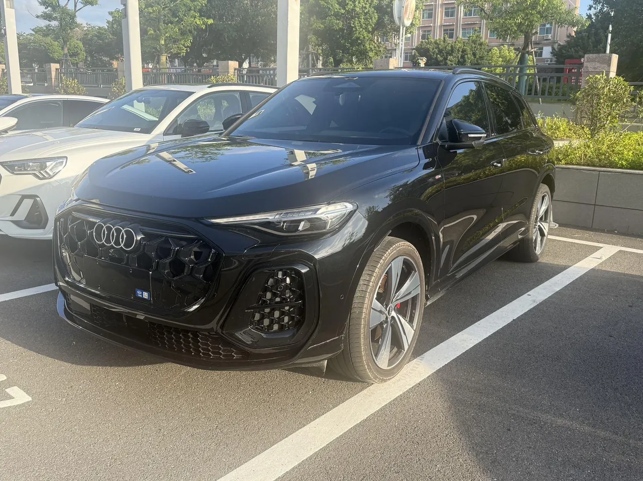 Audi 2026 Q5L 2.0T Smart Hybrid Premium Automatic Gear - View 1