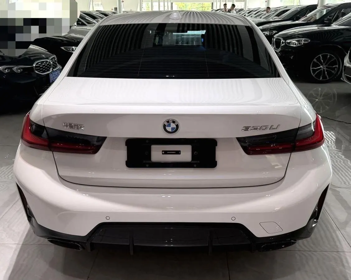 BMW 3 Series 2026 330Li 2.0T M Sports Obsidian Night Suit Automatic Gear 2