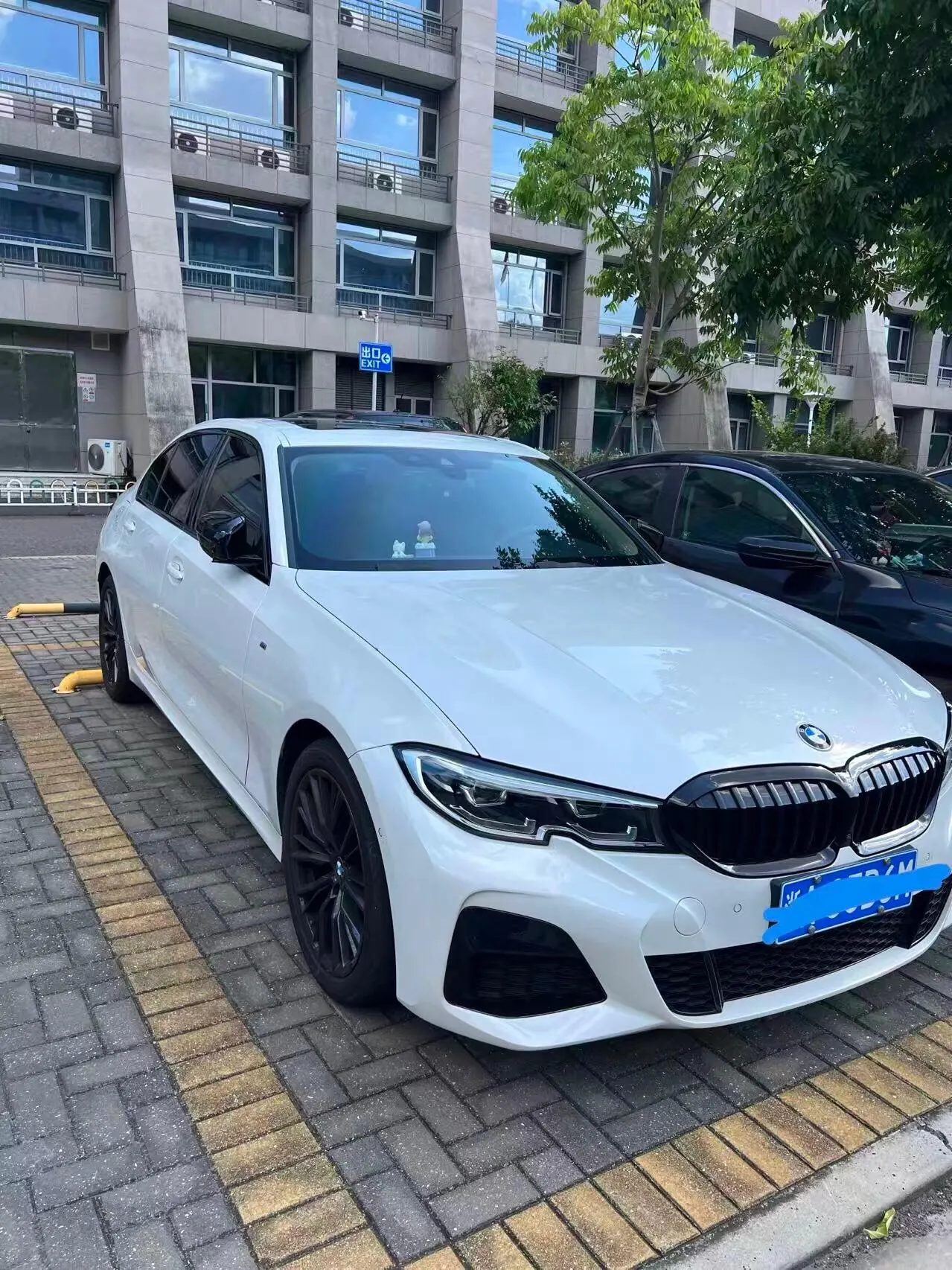 BMW 3 Series 2021 325Li 2.0T M Sports Obsidian Night Suit Automatic Gear 6