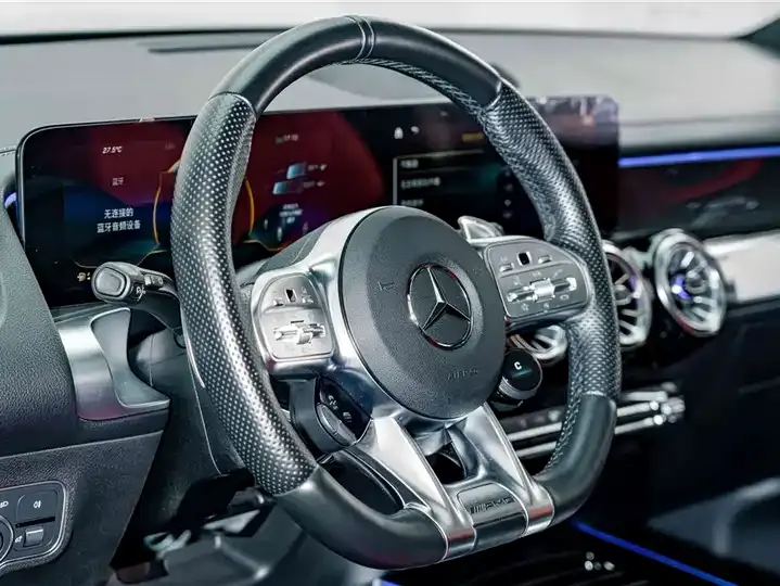 Mercedes Benz GLB AMG 2023 AMG GLB 35 4MATIC 9