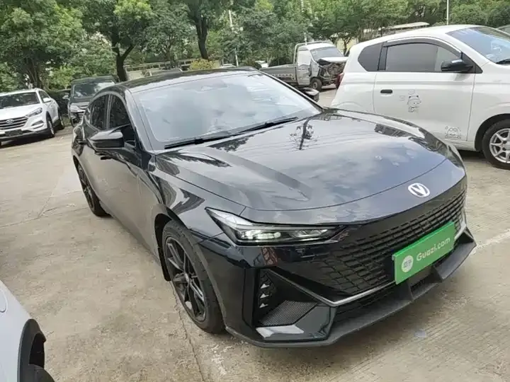ChangAn UNI-V 2023 1.5T Honorable Model 4