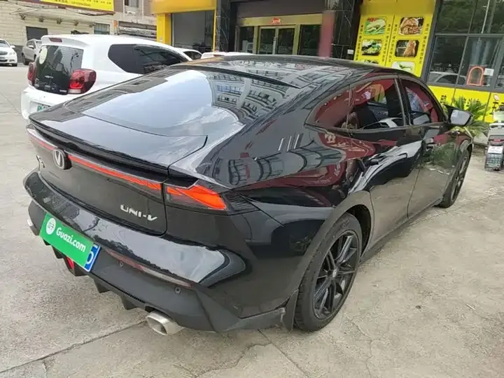 ChangAn UNI-V 2023 1.5T Honorable Model 7