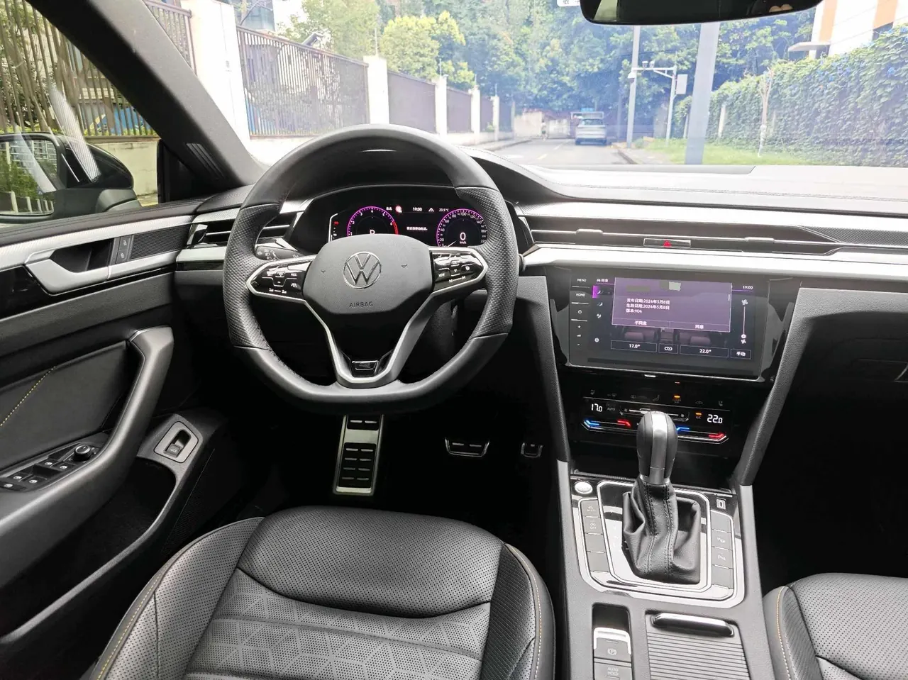 Volkswagen 2024 CC 2.0TSI 380TSI eye-catching automatic transmission 4