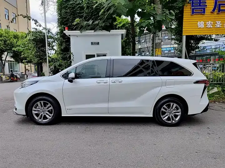 Sana SIENNA 2024 2.5L Hybrid Comfort Edition 3