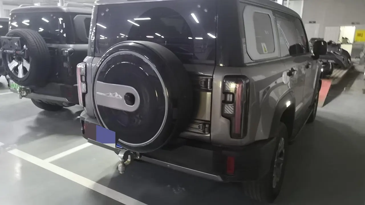 Beijing 2024 BJ40 2.0T City Hunter Edition Chivalrous Automatic Gear 2