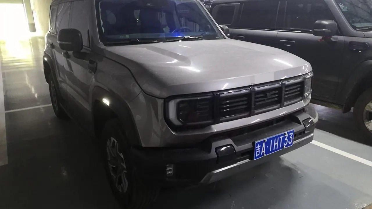 Beijing 2024 BJ40 2.0T City Hunter Edition Chivalrous Automatic Gear 3