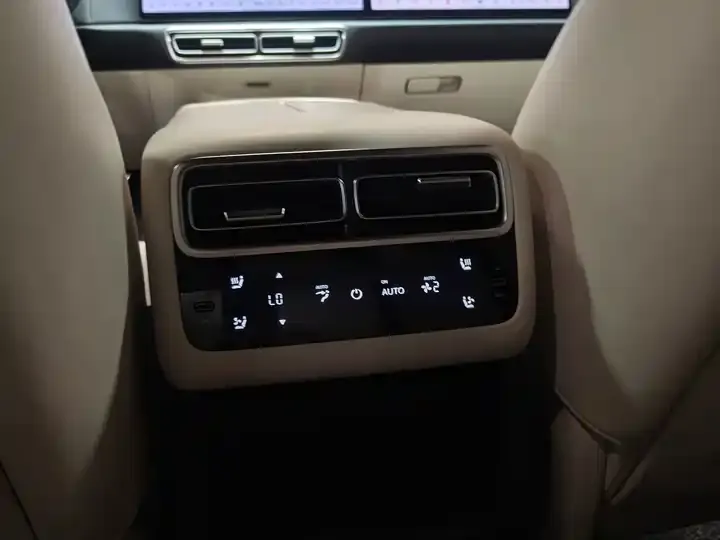 Li L6 2024 Pro 7