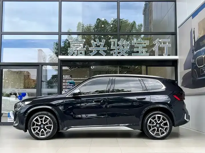 BMW X1 2023 sDrive25Li M Sport Suit 3