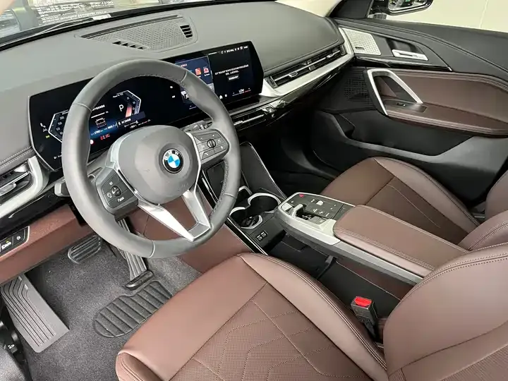 BMW X1 2023 sDrive25Li M Sport Suit 9