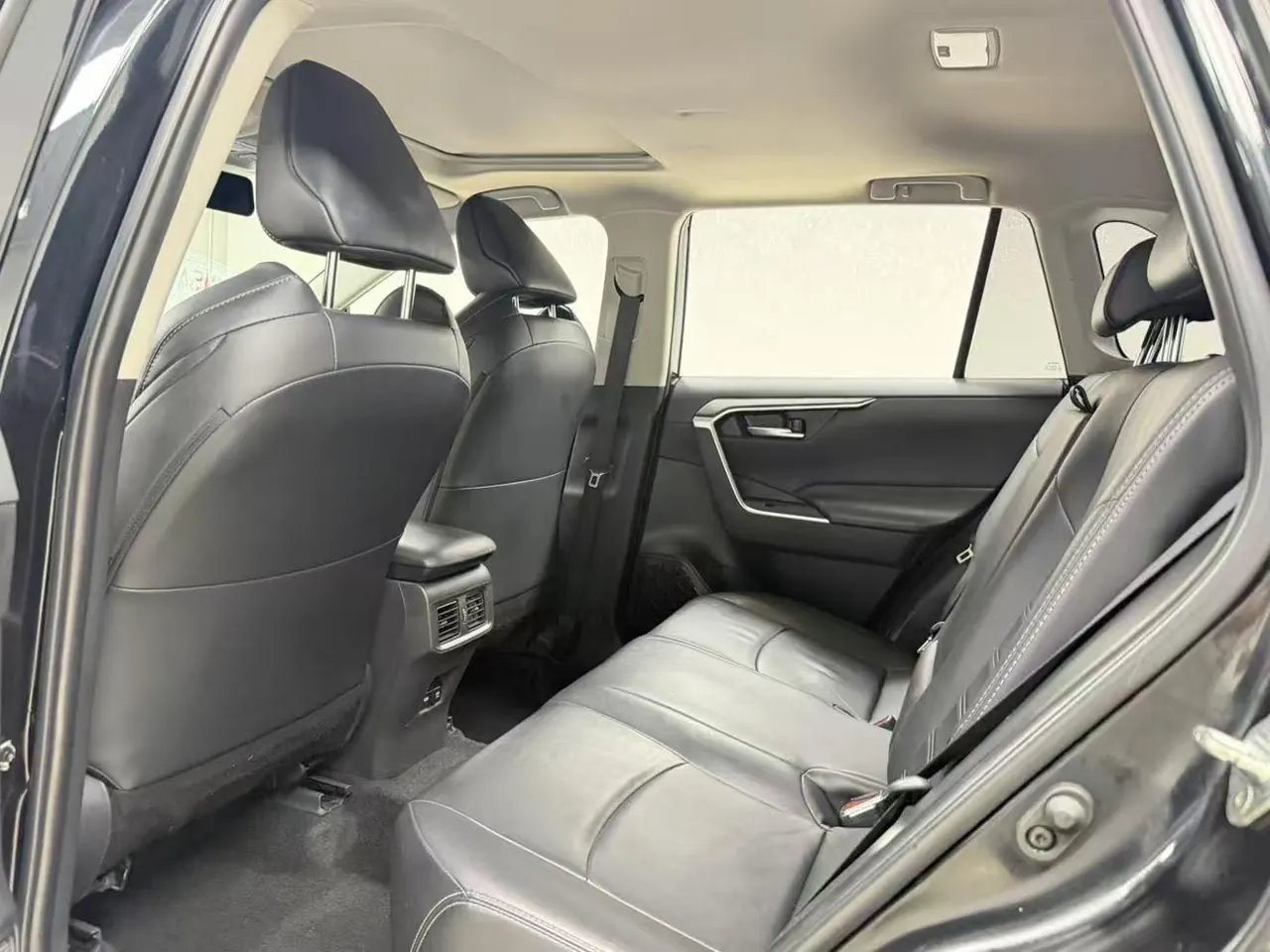 Toyota 2020 Willanda 2.0 Stepless Two-Drive Deluxe Automatic Gear 7