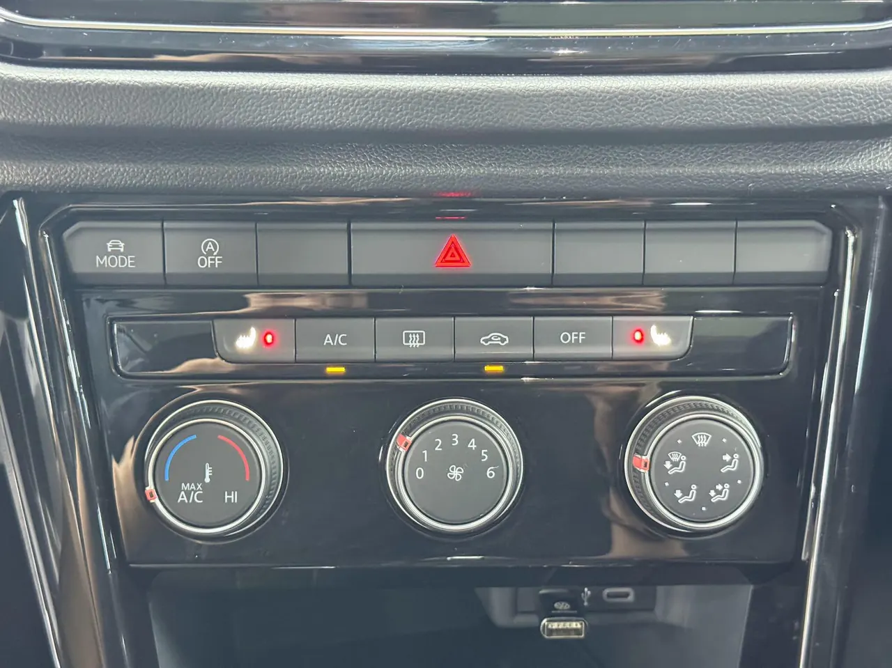 Volkswagen 2021 Tange 1.4TSI 280TSI Two-Drive Comfort Smart Joint Edition Automatic Gear 4