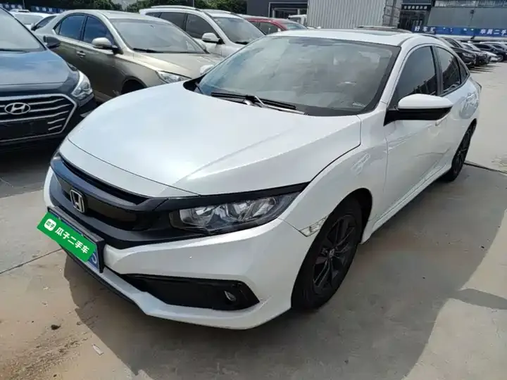 Открыть галерею: Civic 2019 220TURBO CVT Dynamic Edition Country VI