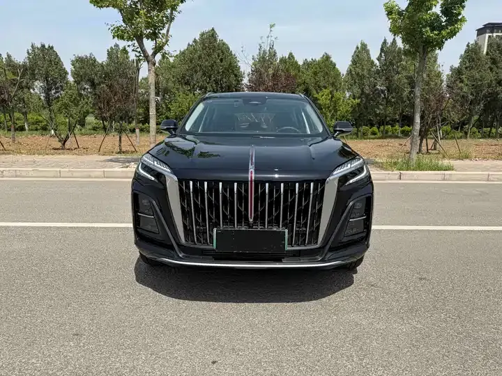 Открыть галерею: HongQi HS3 PHEV 2024 115km Edition